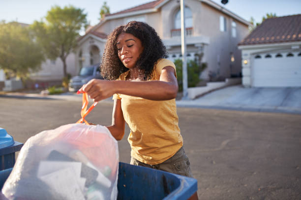 Best Professional Junk Removal  in Trenton, IL